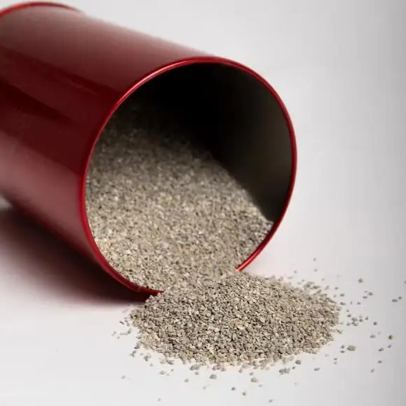 Hot Selling Natural Sodium Bentonite Cat Litter Fast Clumping Dust-Free Eco-Friendly Crushed Ore Broken Cat Litter